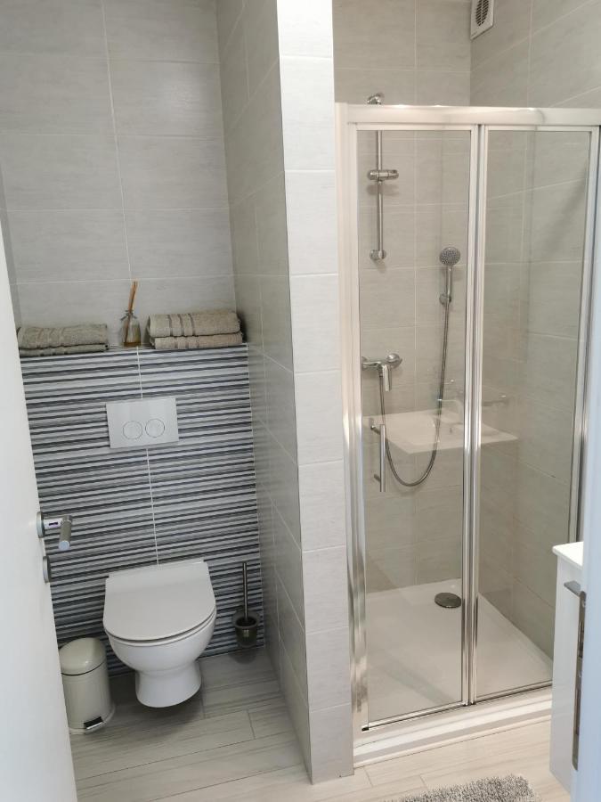 Apartmani Nova カルロヴァッツ エクステリア 写真