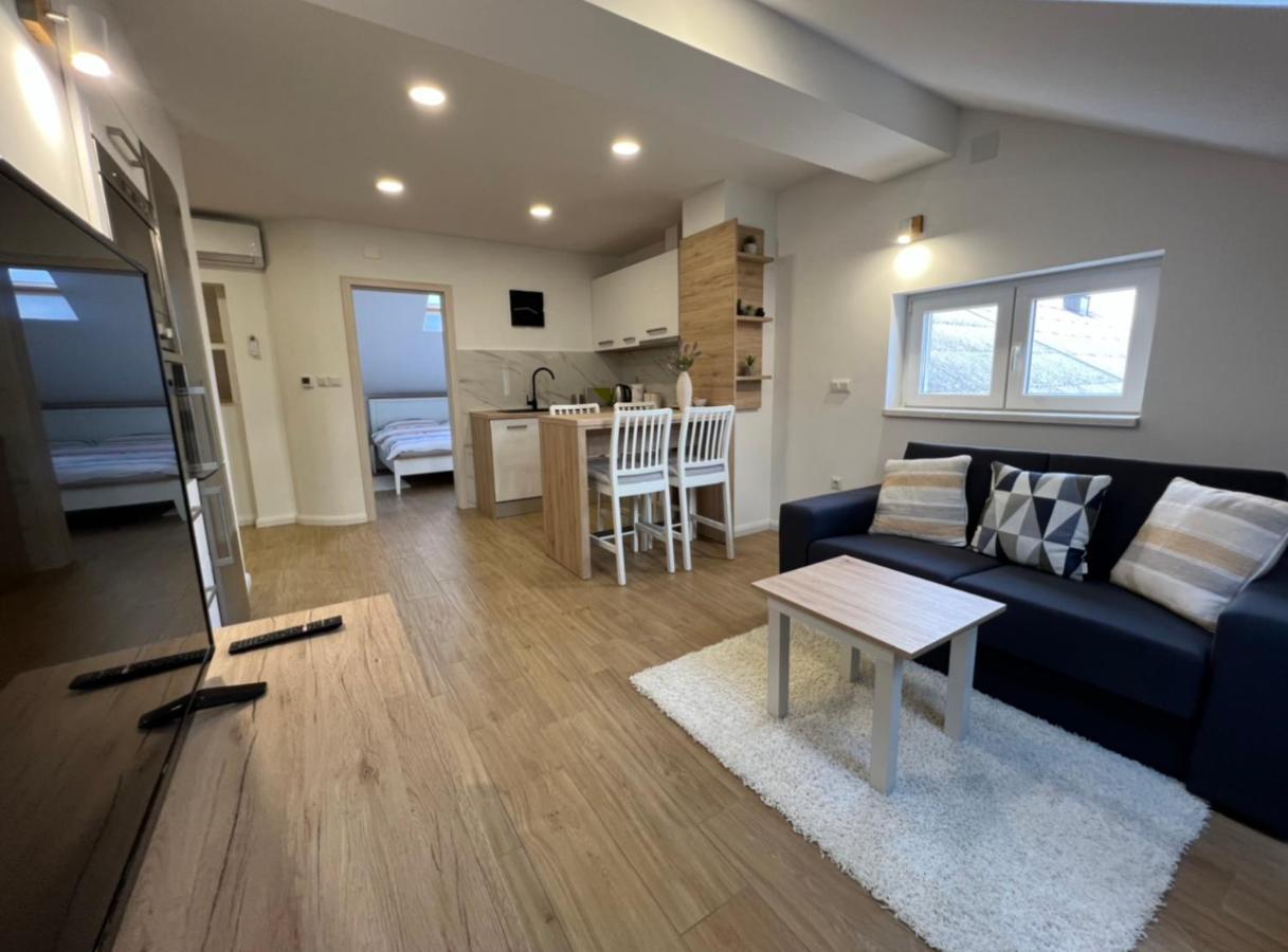 Apartmani Nova カルロヴァッツ エクステリア 写真