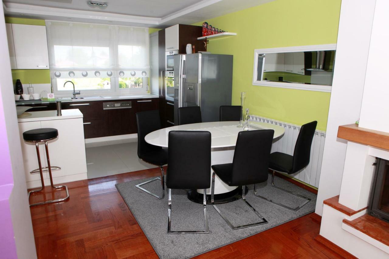 Apartmani Nova カルロヴァッツ エクステリア 写真