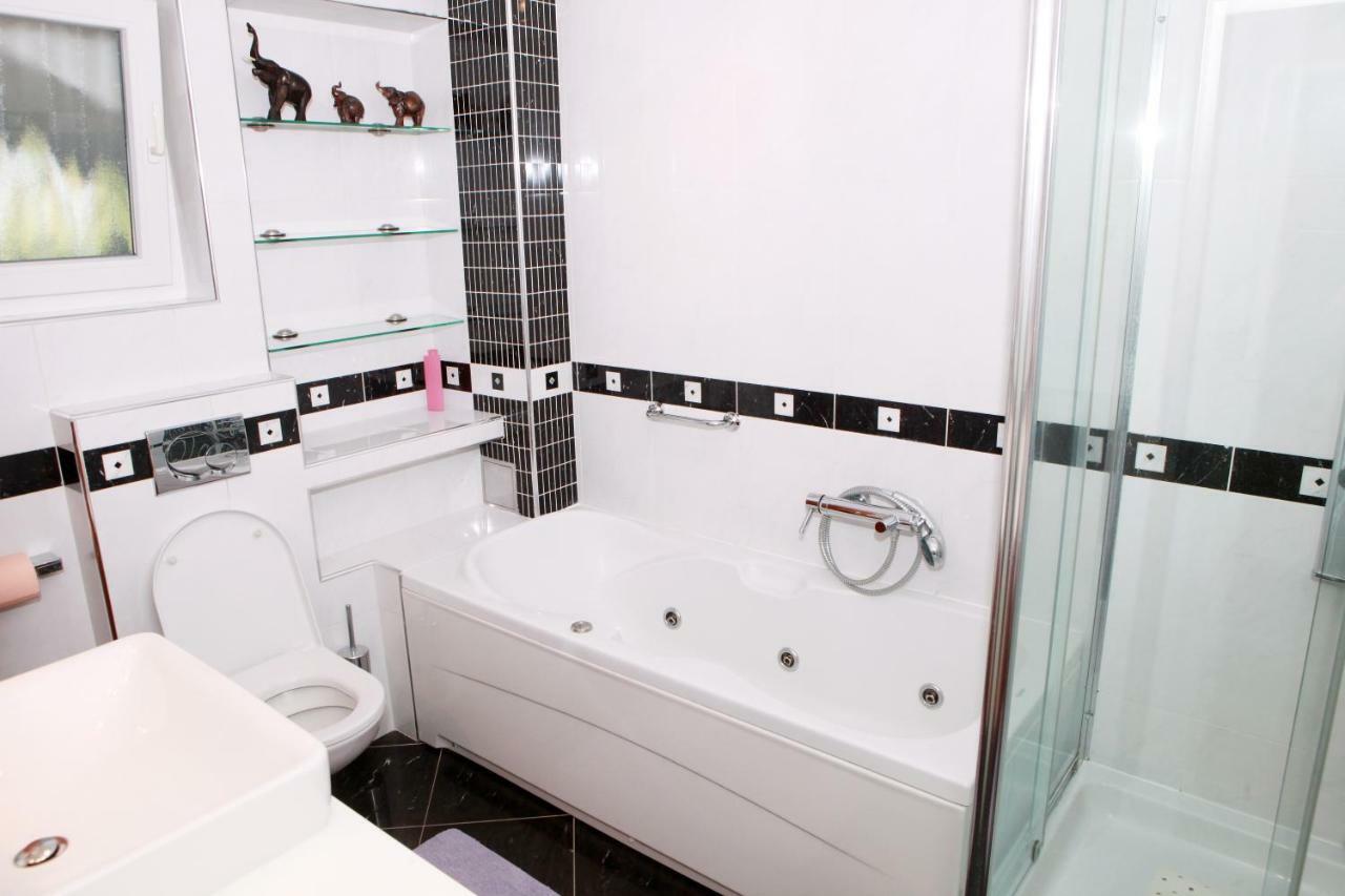 Apartmani Nova カルロヴァッツ エクステリア 写真