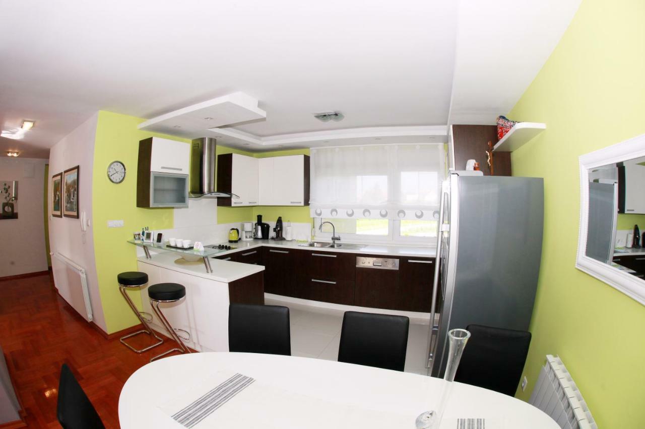 Apartmani Nova カルロヴァッツ エクステリア 写真
